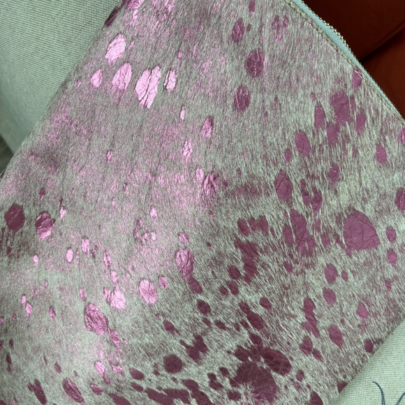 Western Cowgirl cowhide pink metallic fringe purse - Picture 8 of 9